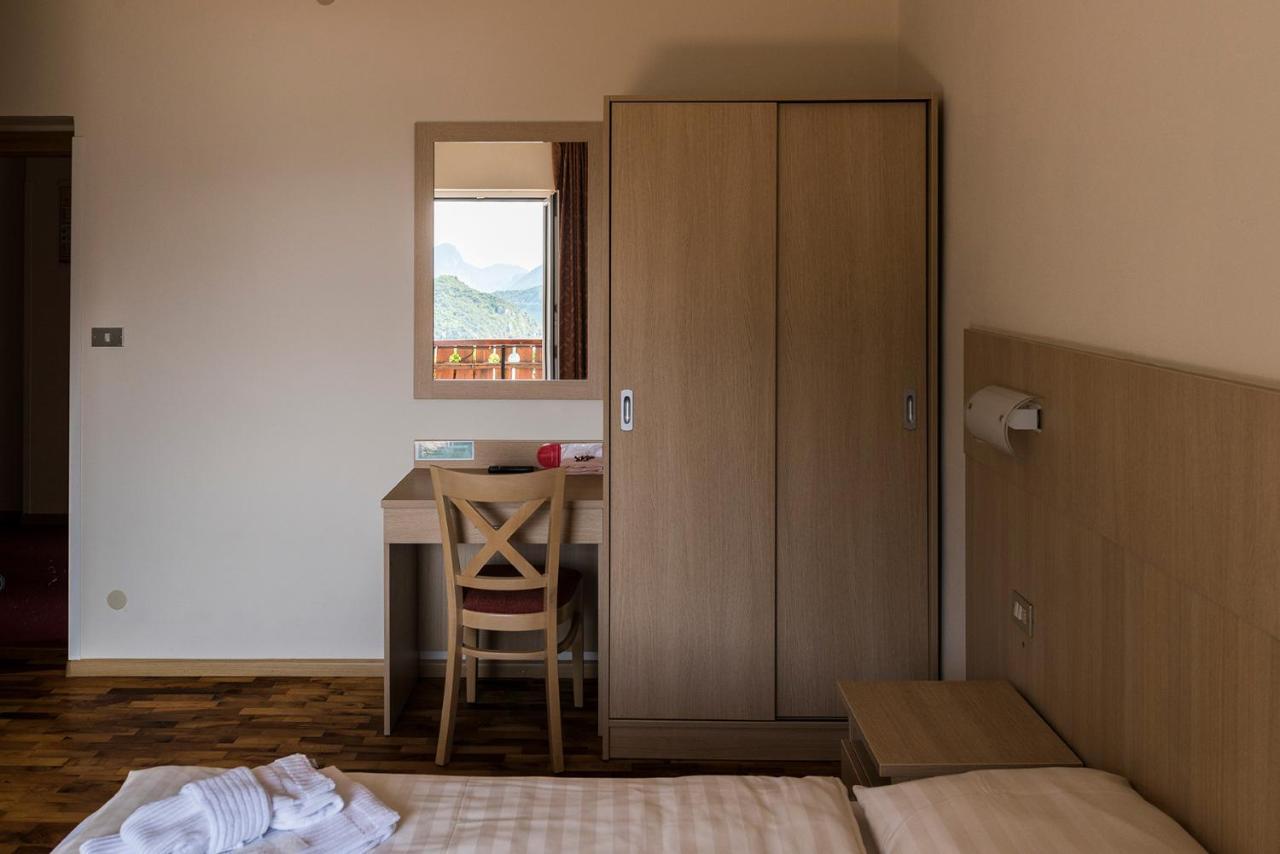 Hotel Lory - Molveno - Dolomiti Екстериор снимка